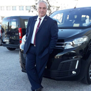 Leonidas - Chauffeur Service - Athens Explorer Cars
